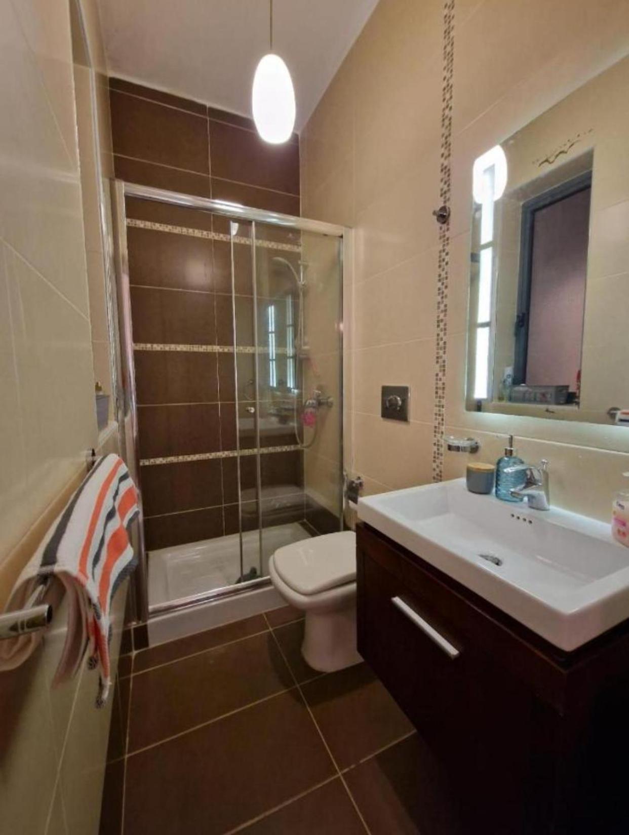 Bugibba Central Modern Apartment St. Paul's Bay Bagian luar foto