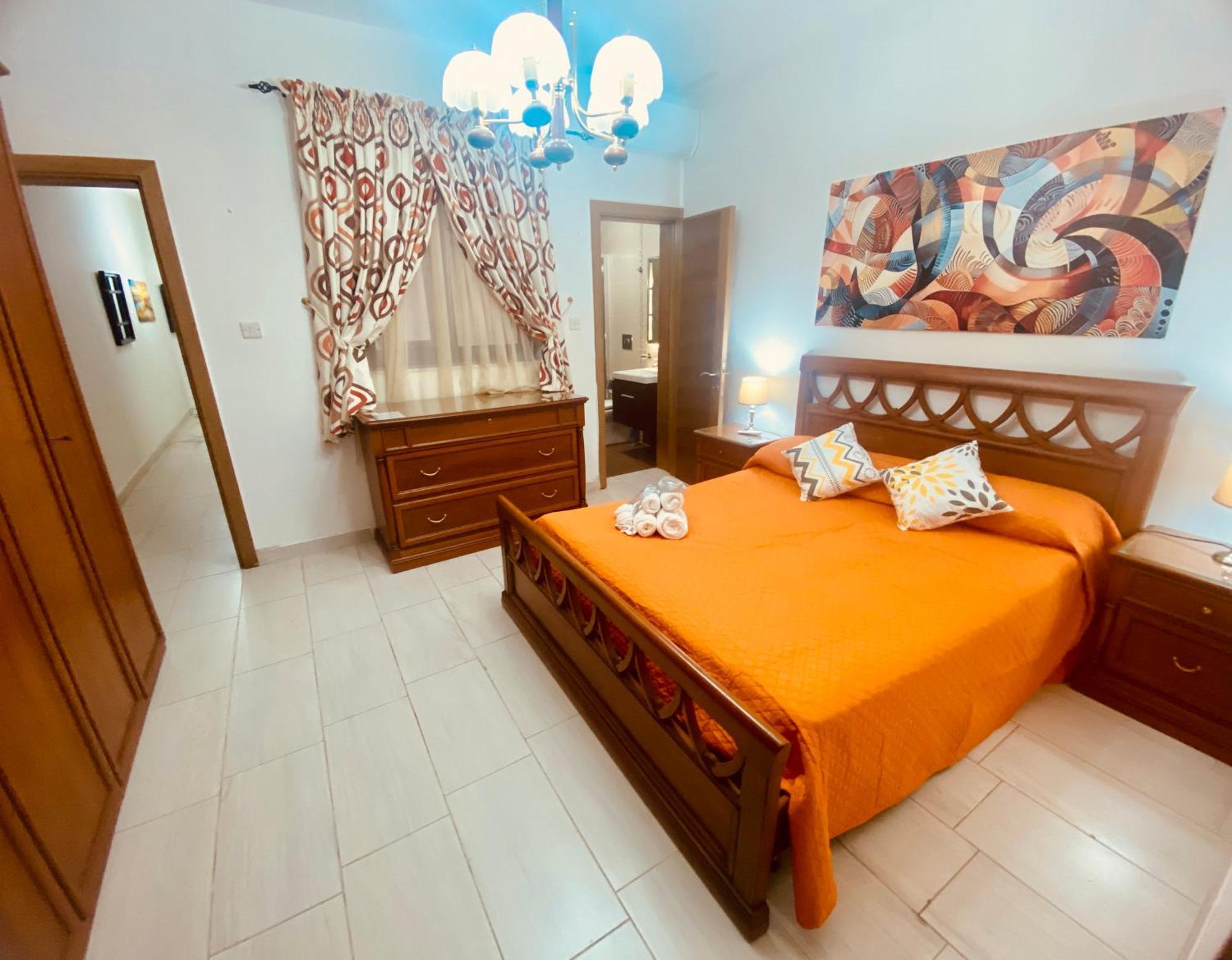 Bugibba Central Modern Apartment St. Paul's Bay Bagian luar foto